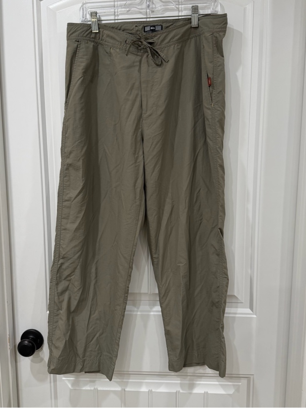 EUC REI Women's Drawstring Hiking Pants in Light Khaki - Picture 3 of 9